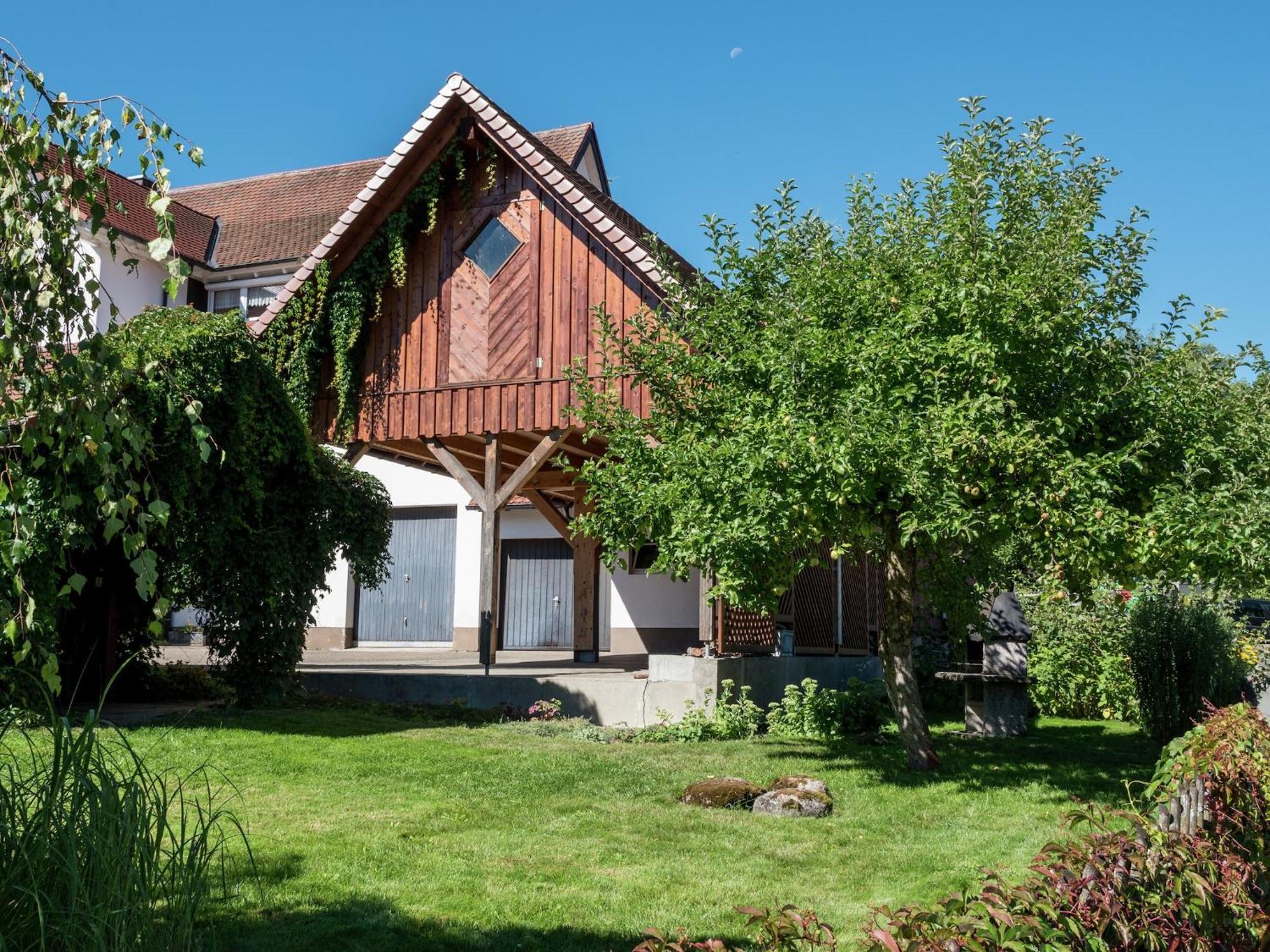 Cozy Apartment In Schwenningen With Garden Villingen-Schwenningen Exterior foto